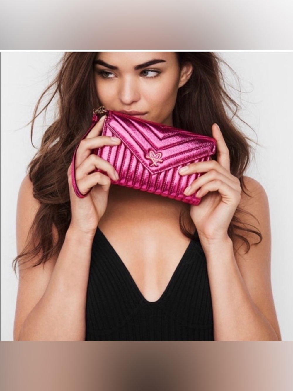 NWOT Victoria's Secret V-Quilt Tech Clutch